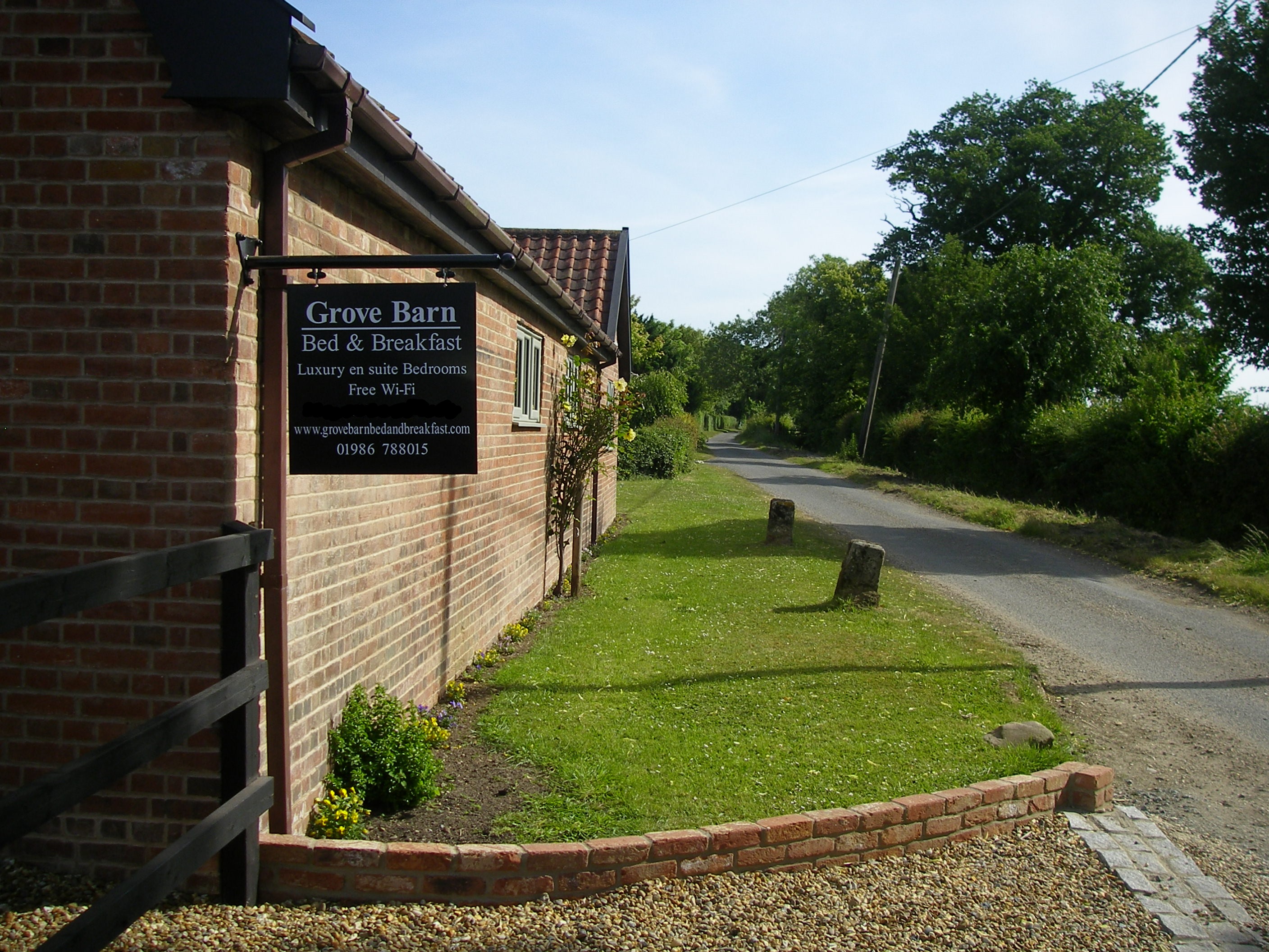 Grove Barn courtyard and garden